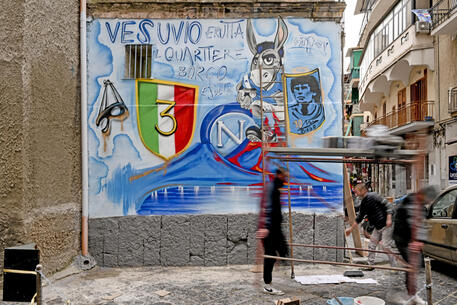Calcio: Napoli; nei quartieri e' gara per miglior murale dedicato allo scudetto